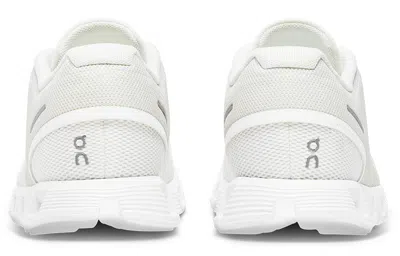 On Cloud 6 Sneakers With Round Toe And Rubber Sole In White