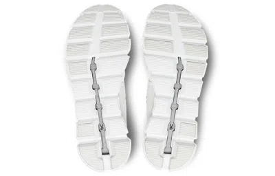 On Cloud 6 Sneakers With Round Toe And Rubber Sole In White