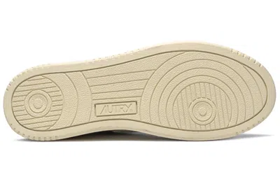 Autry Medalist Low Sneakers In White And Green Leather In White