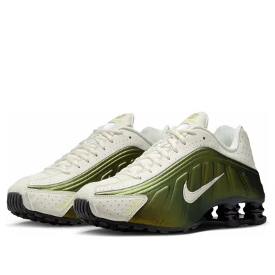 Nike (wmns)  Shox R4 'sail Light Lemon Twist' In Green