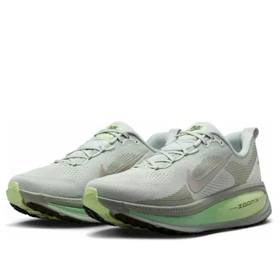 Nike Vomero 18 Running Shoe In Multi