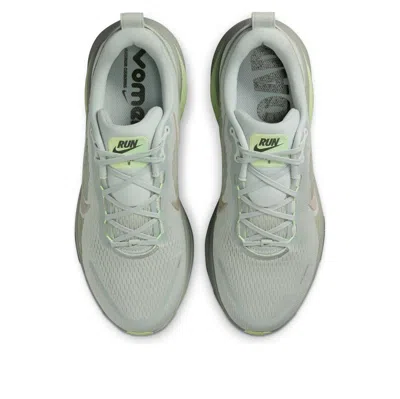 Nike Vomero 18 Running Shoe In Multi