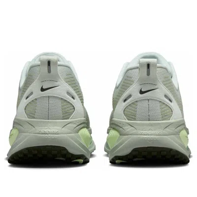 Nike Vomero 18 Running Shoe In Multi
