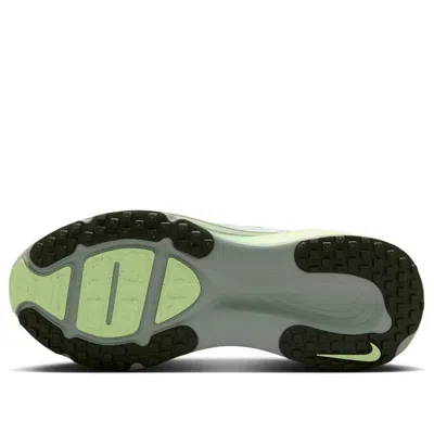 Nike Vomero 18 Running Shoe In Multi