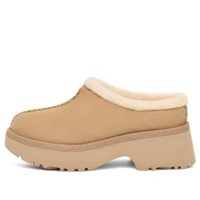 Ugg (wmns)  New Heights Cozy Clog 'mustard Seed' In Neutral