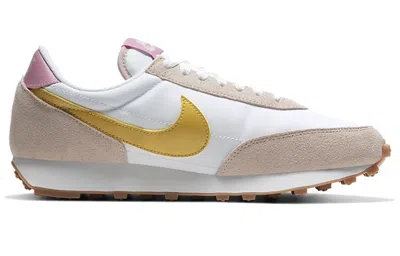 Nike (wmns)  Daybreak 'fossil Stone Saffron Quartz' In White