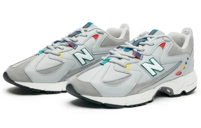 New Balance 828 In Gray