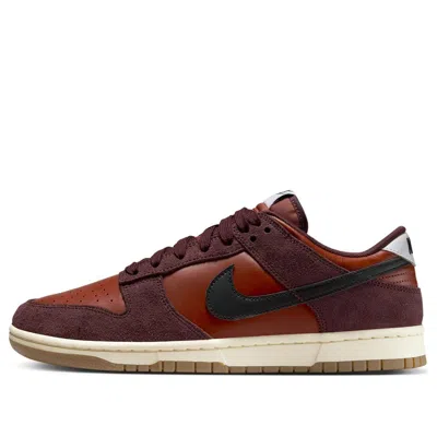 Nike Dunk Low Retro Se Leather Sneakers In Brown