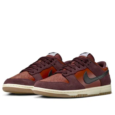 Nike Dunk Low Retro Se Leather Sneakers In Brown