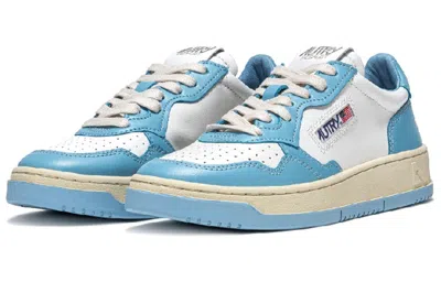 Autry Bicolor Medalist Leather Low Sneakers In Blue