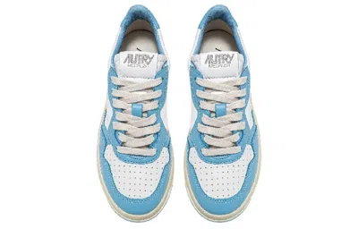 Autry Bicolor Medalist Leather Low Sneakers In Blue