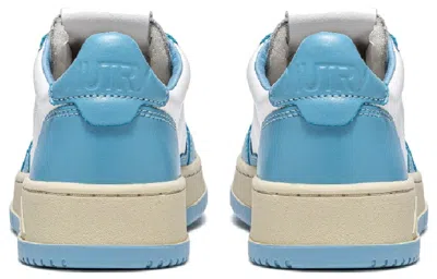 Autry Bicolor Medalist Leather Low Sneakers In Blue