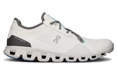 On Round Head Low-cut Sneakers In White