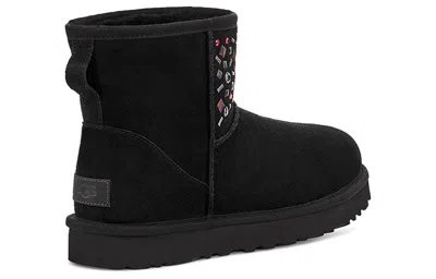 Ugg (wmns)  Classic Mini Stud Ii Rivets Snow Boots Black