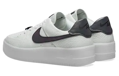 Nike (wmns)  Air Force 1 Sage Low Lx 'spruce Aura' In White