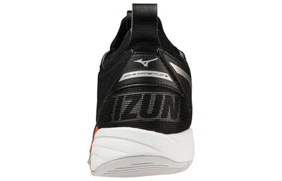 Mizuno Wave Momentum 2 'black'