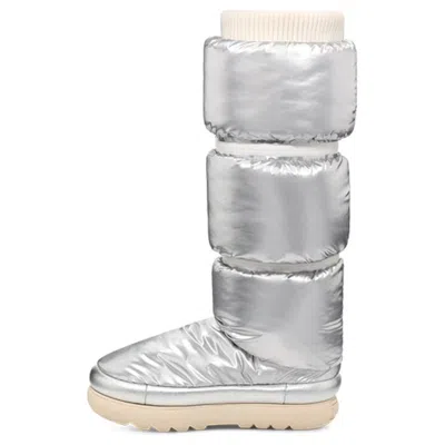 Ugg (wmns)  Classic Maxi Ultra Tall Boot 'metallic Silver' In White