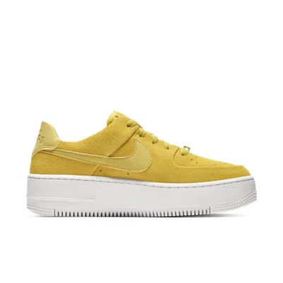 Nike (wmns)  Air Force 1 Sage Low 'celery' In Yellow
