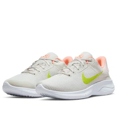Nike (wmns)  Flex Experience Run 11 Next Nature 'light Bone Atomic Green' In Gray