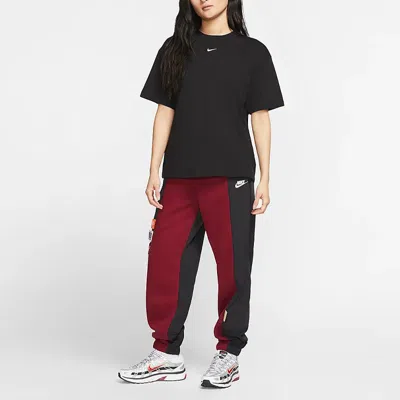 Nike Plus Size Sportswear Oversized Short-sleeve T-shirt In Black