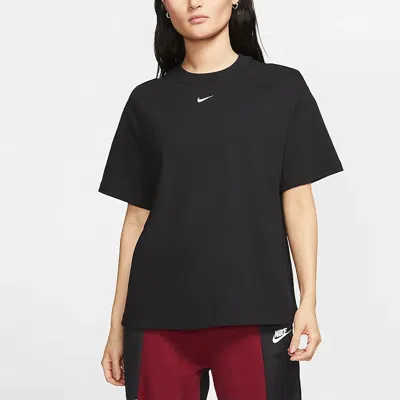 Nike Plus Size Sportswear Oversized Short-sleeve T-shirt In Black