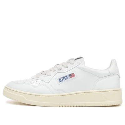 Autry Medalist Low Sneakers In White Leather In White