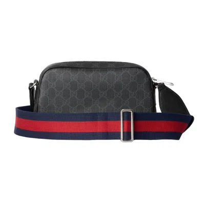 Gucci Gg Supreme Zipped Messenger Bag
