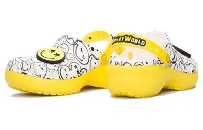 Crocs (wmns)  X Smiley World Charm Classic Platform Clogs 'yellow White'
