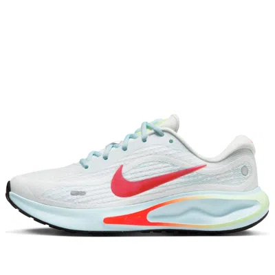 Nike Journey Run Sneakers In White And Crimson In Gray