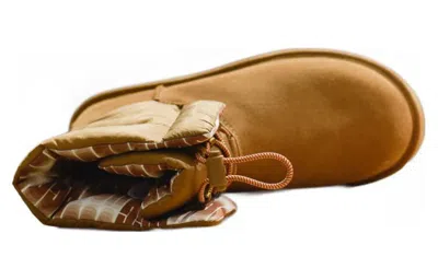 Ugg (wmns)  Classic Maxi Toggle Mini In Brown