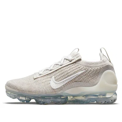 Nike (wmns)  Air Vapormax 2021 Flyknit 'light Bone' In Gray