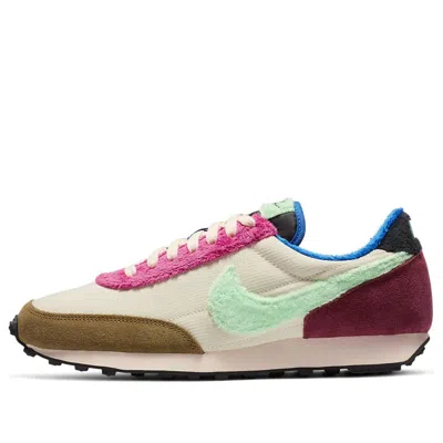 Nike (wmns)  Daybreak 'fur Pack - Fossil Cactus Flower' In Multi