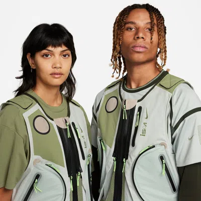 Nike Men's Ispa Vest 2.0 In Green