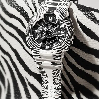 Casio G-shock Analog-digital 'white' In Metallic