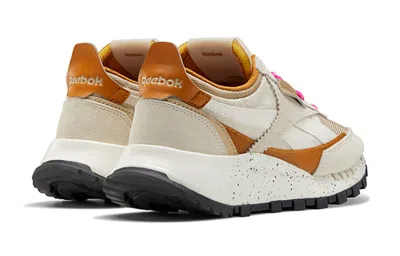 Reebok (wmns)  Classic Leather Legacy Running Shoes Beige/brown