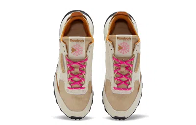 Reebok (wmns)  Classic Leather Legacy Running Shoes Beige/brown
