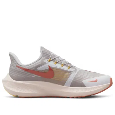 Nike (wmns)  Air Zoom Pegasus 39 Flyease 'iris Whisper Madder Root' In Neutral