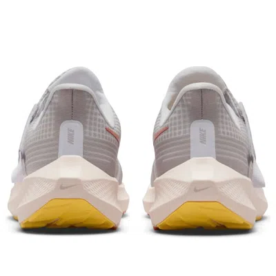 Nike (wmns)  Air Zoom Pegasus 39 Flyease 'iris Whisper Madder Root' In Neutral