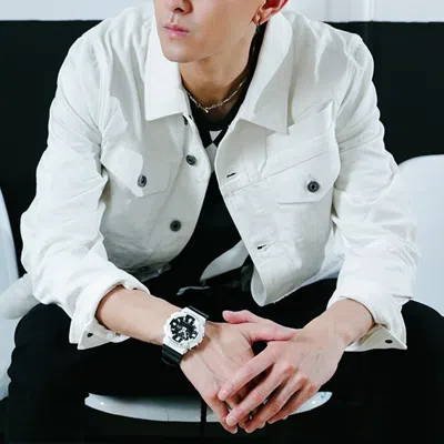 Casio G-shock Analog-digital 'white' In Black