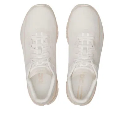 On X Ik Cloudflow 4 Sneakers In Neutral