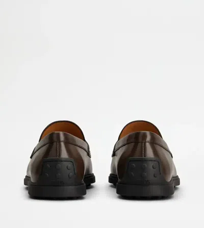 Tod's Round Toe Loafers In Brown