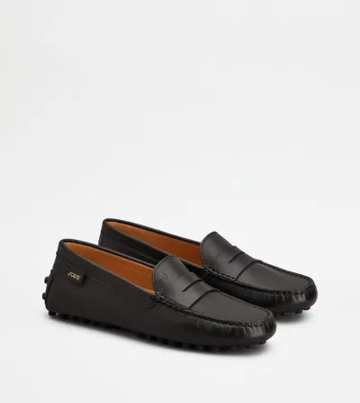 Tod's Round Toe Bean Shoes