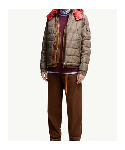 Moncler Doudoune À Capuche Courte Réversible Jonage In Brown