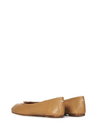 Maison Margiela Tabi Ballet Shoes In Neutral