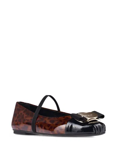 Ferragamo Vara Plate Patent-leather Ballet Flats In Red