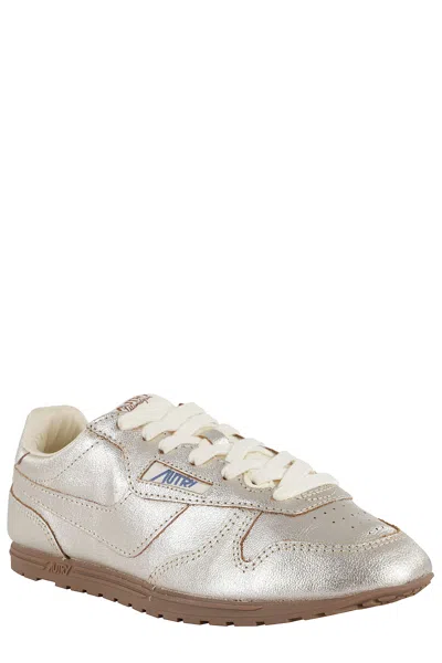 Autry Windspin Low Sneakers In Platinum Leather In Silver