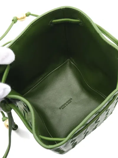 Pre-owned Bottega Veneta 2020s Small Intrecciato Bucket Bag In Green
