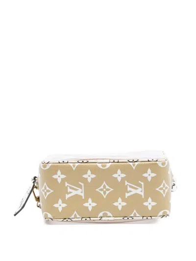 Pre-owned Louis Vuitton 2019 Monogram Giant Jungle Beach Pouch Shoulder Bag