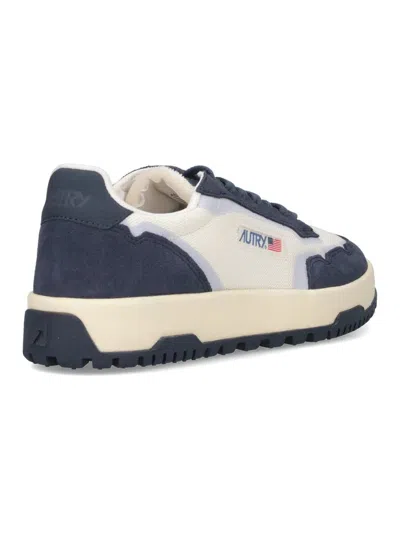 Autry Contemporary Low Top Sneakers With Contrast Panels In Blue