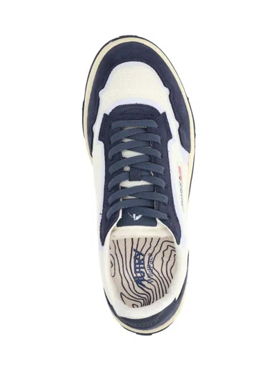 Autry Contemporary Low Top Sneakers With Contrast Panels In Blue